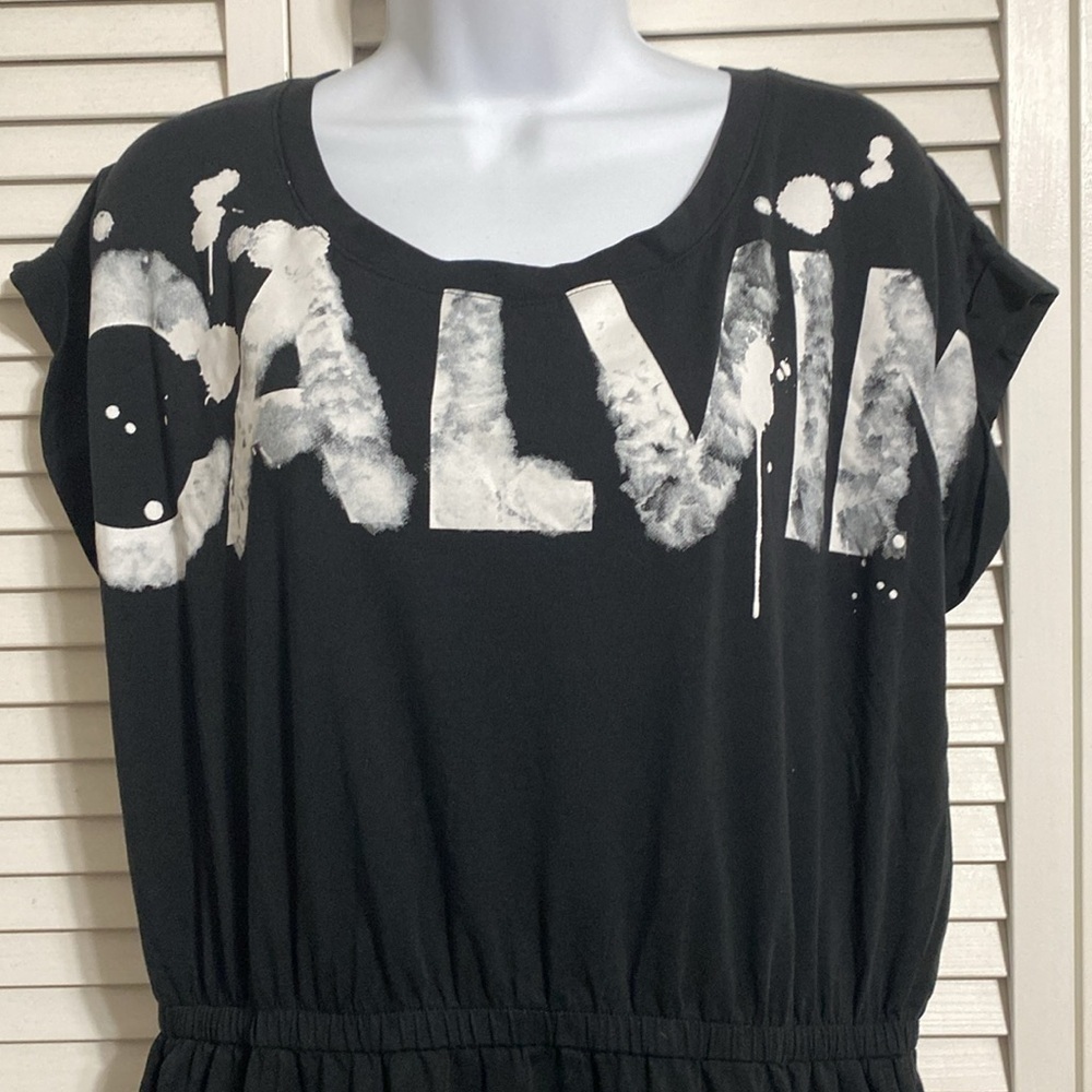 Calvin Klein graffiti print elastic waist and side pocket T-shirt dress - Picture 2 of 10